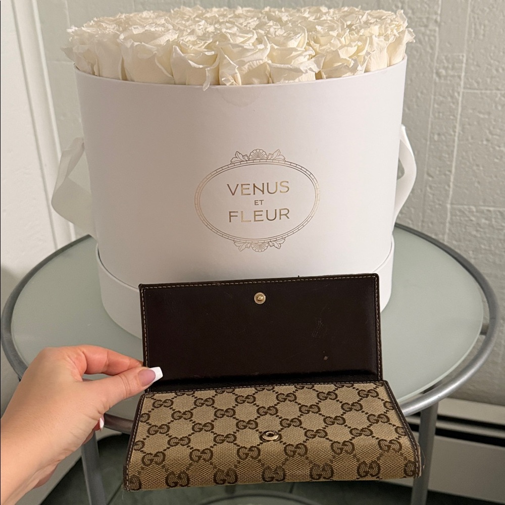 Gucci Beige and Brown GG Canvas Continental Wallet with Gold Logo - Picture 5 of 9